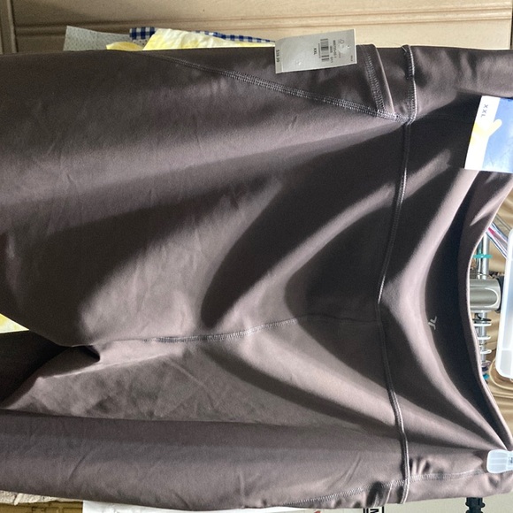 Brand new active Go-dry old navy pants size XXL-   boot cut- high rise - Picture 4 of 8